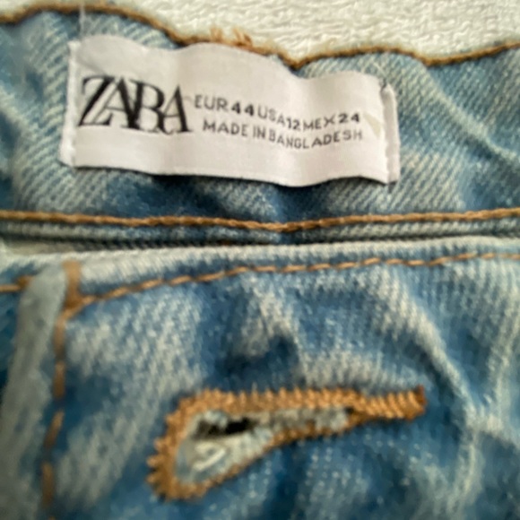 Zara woman’s jeans shorts - Picture 2 of 4